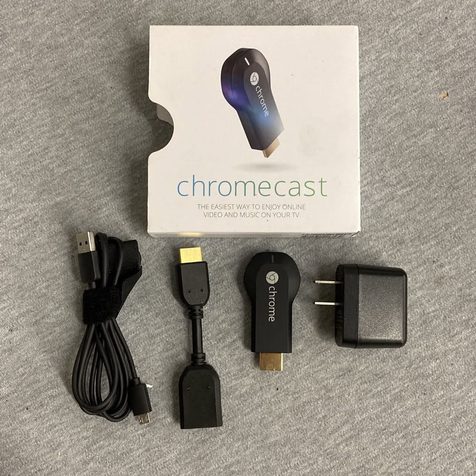 Google Chromecast Streaming Media Device 1st Generation